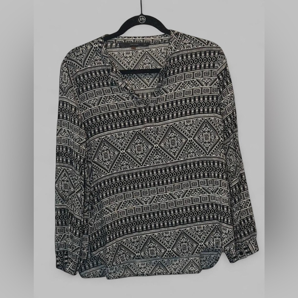 Geometric Black White  Long Sleeve Blouse Medium